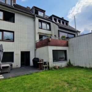 Vierfamilienhaus: 95,77 m² & 82,32 m² & 75,84 m² & 54,66 m². Terrasse, Garten, Balkon ...