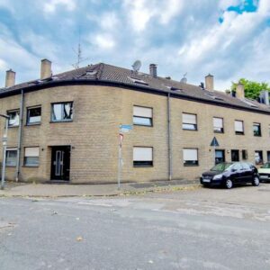 Moderne Wohnung mit großem Balkon in einem Dreifamilienhaus!